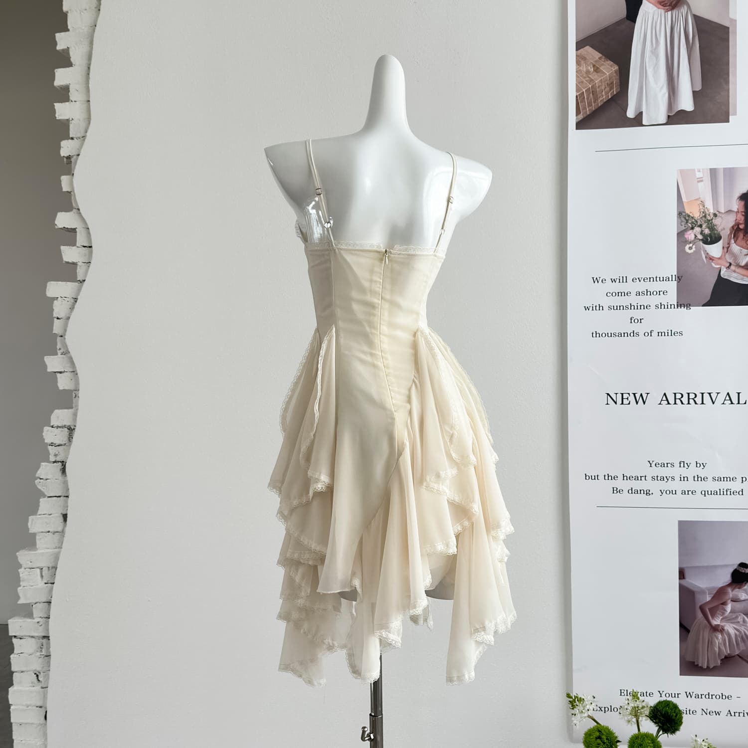 sunoneone 레이스 패치워크 디자인 센스 Tulle 레이스 슬립 여성 드레스 봄 몸매 가꾸기 민소매 치마 이미지 4