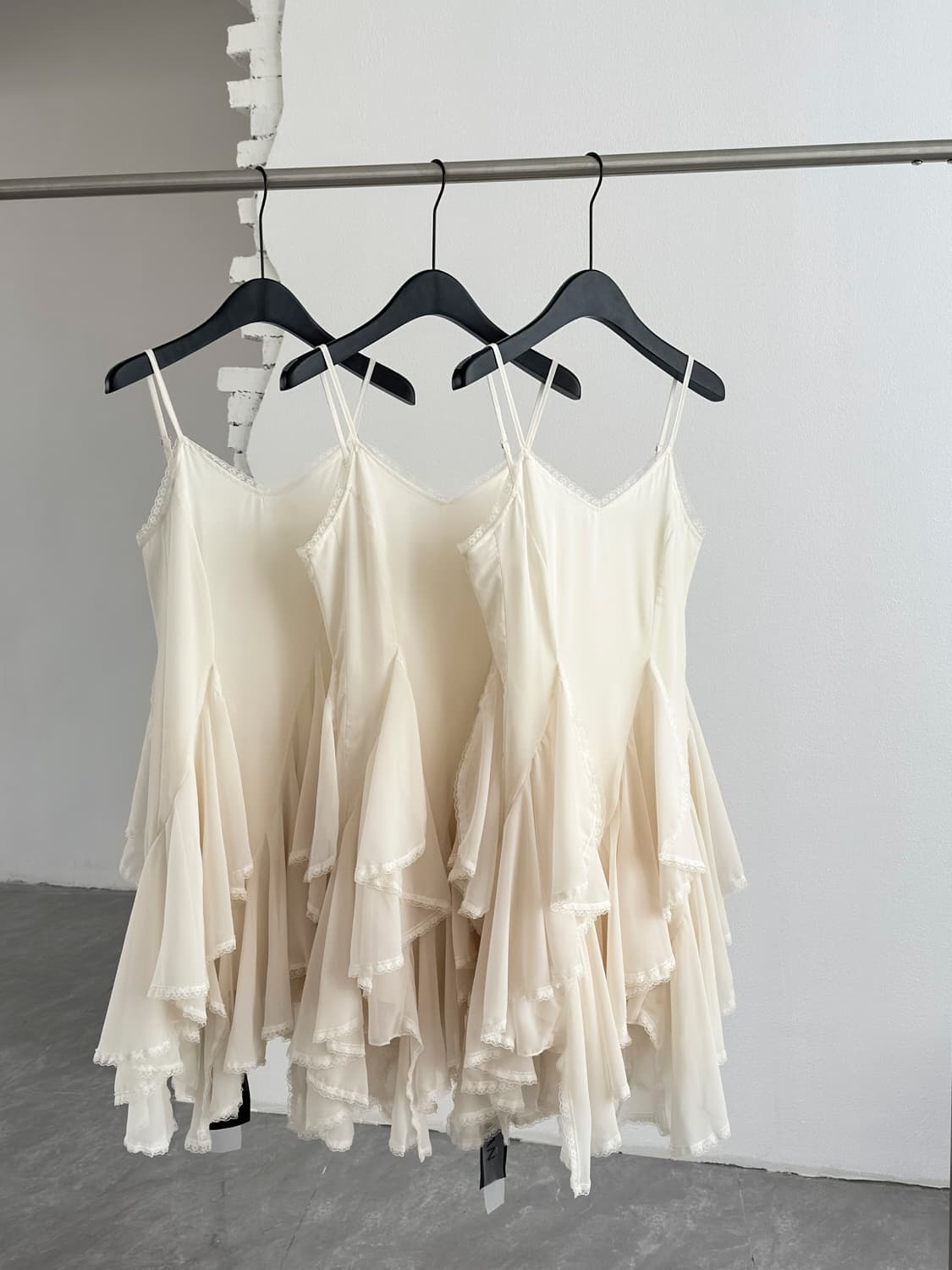 sunoneone 레이스 패치워크 디자인 센스 Tulle 레이스 슬립 여성 드레스 봄 몸매 가꾸기 민소매 치마 상세 이미지 9