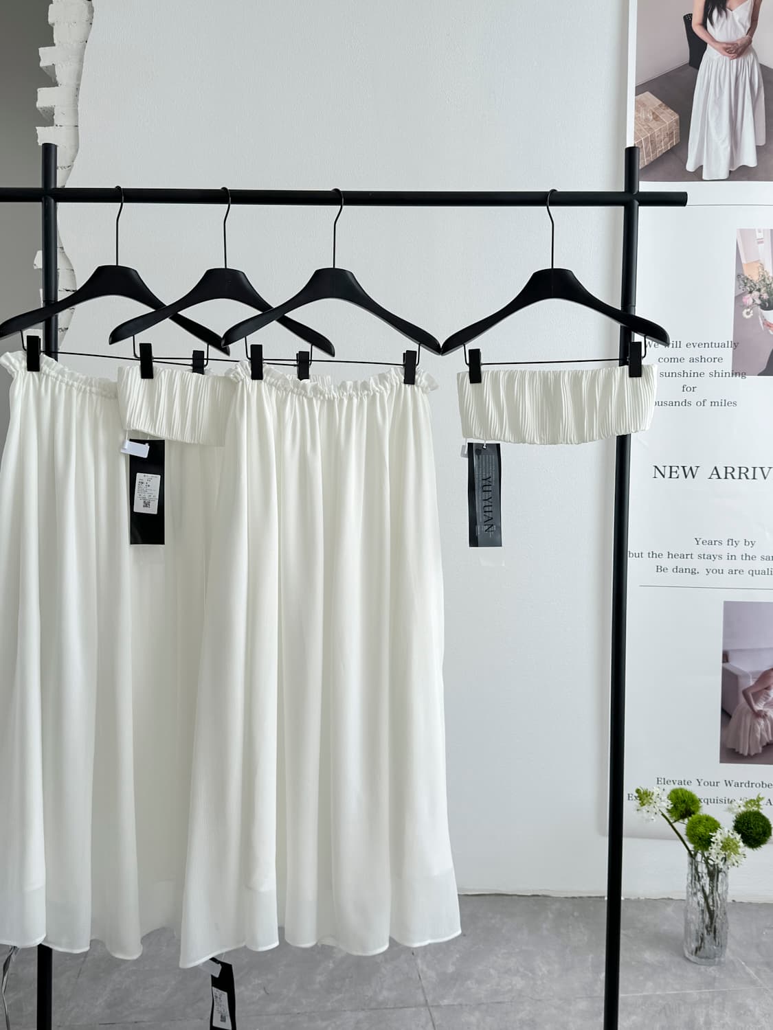 0122stepll 웨이브 키스 하얀 모래 화이트 튜브탑 반 스커트 세트 여성 핫걸 로우 웨이스트 롱 스커트 휴가 투피스 세트 상세 이미지 9
