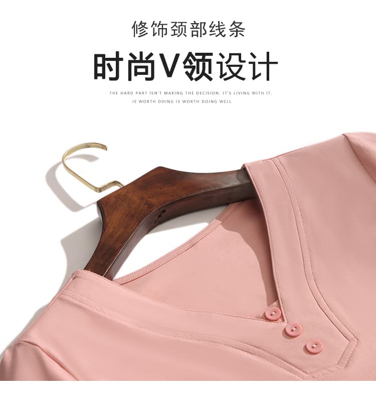 새로운 여름 자수 디자인 반팔 캐주얼 루즈핏 중노년 어머니 드레스 새로운 패션 빅 사이즈 맨위 V넥 상세 이미지 9