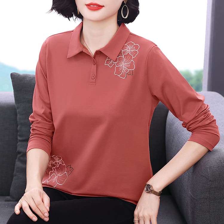 어머니 드레스 2026 가을 새로운 긴팔 여성 티셔츠 고급 센스 작은 대중 디자인 루즈핏 슬림해 보이는 패치워크 맨위 여성 이미지 4