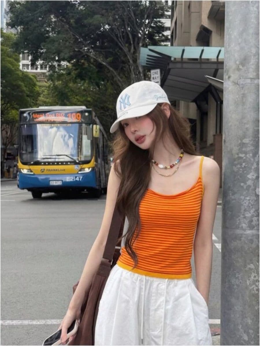 도파민 핫걸 주황색 스트라이프 캐미솔 여름 수 있습니다. 외출용 슬림해 보이는 민소매 맨위 상세 이미지 2