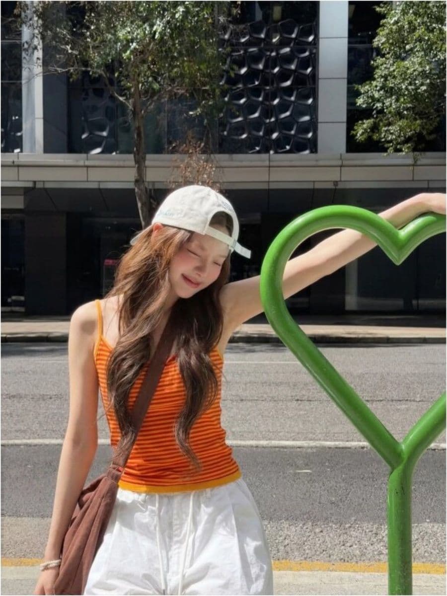 도파민 핫걸 주황색 스트라이프 캐미솔 여름 수 있습니다. 외출용 슬림해 보이는 민소매 맨위 상세 이미지 5