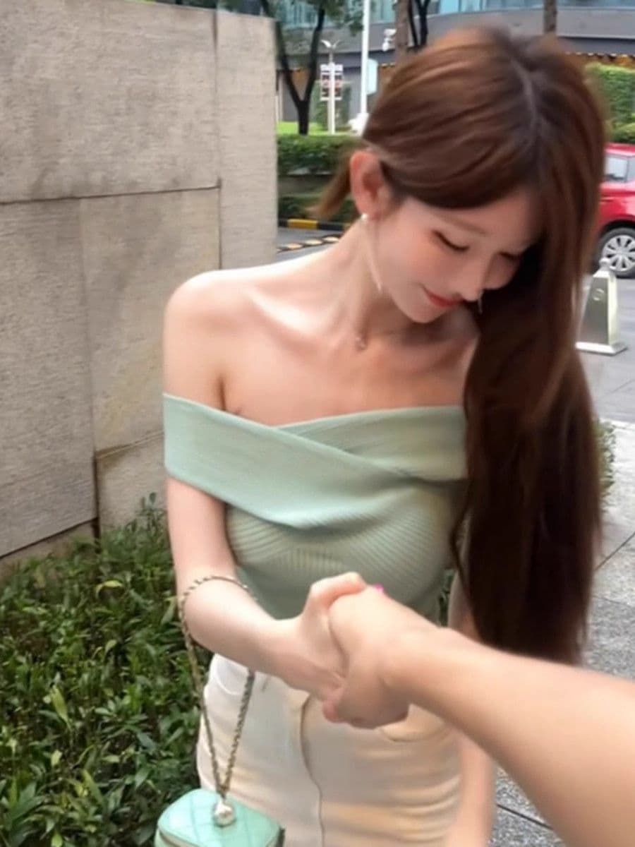 오프숄더 니트 반팔 티셔츠 여름 슬림해 보이는 섹시함 민소매 오프숄더 인사이드 잡아라. 의류 여성 상세 이미지 3