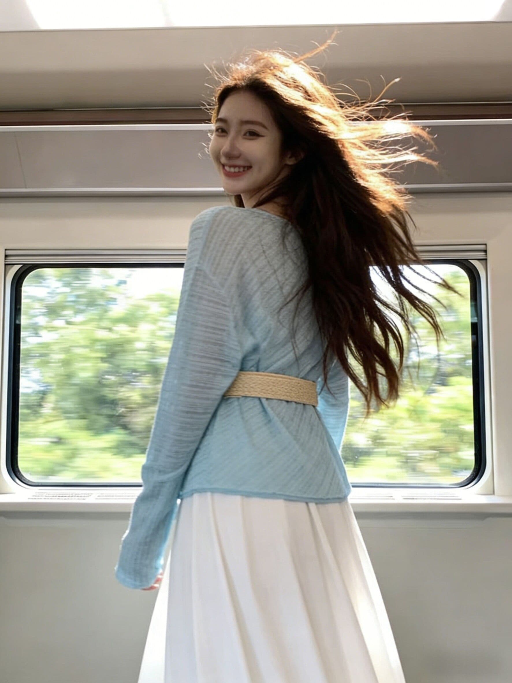 파란색 얇고 가벼운 통기성 홀로우 아웃 니트 스웨터 여성 여름 느긋한 바람 자외선 차단 블라우스 에어컨 셔츠 맨위 상세 이미지 6