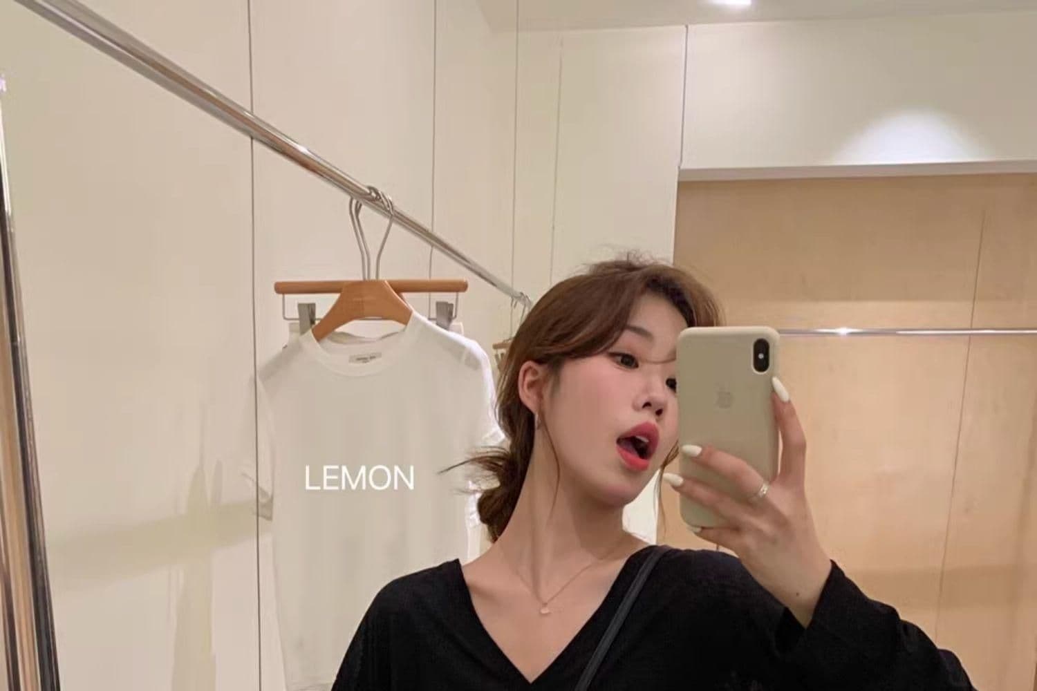대나무 마디 리브 V넥 긴팔 자외선 차단 블라우스 외부 가져 가라. 셔츠 Tulle 맨위 상세 이미지 9