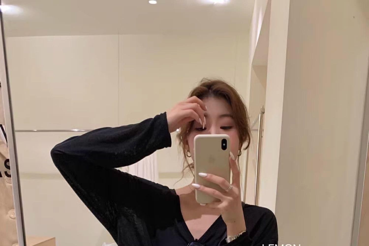 대나무 마디 리브 V넥 긴팔 자외선 차단 블라우스 외부 가져 가라. 셔츠 Tulle 맨위 상세 이미지 11
