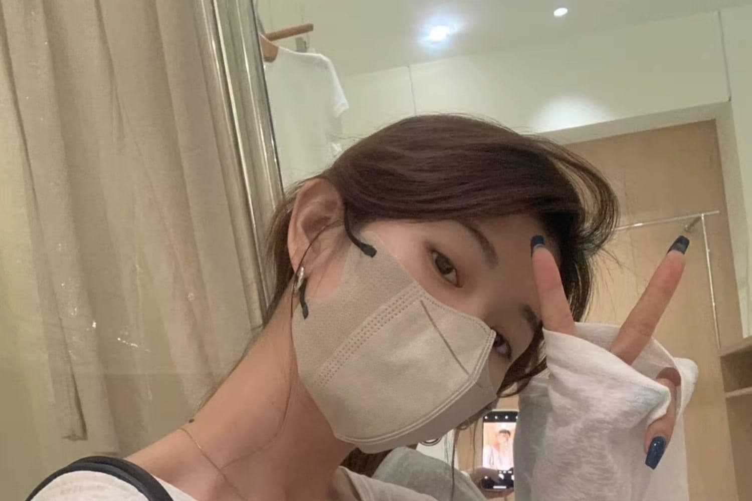 대나무 마디 리브 V넥 긴팔 자외선 차단 블라우스 외부 가져 가라. 셔츠 Tulle 맨위 상세 이미지 15