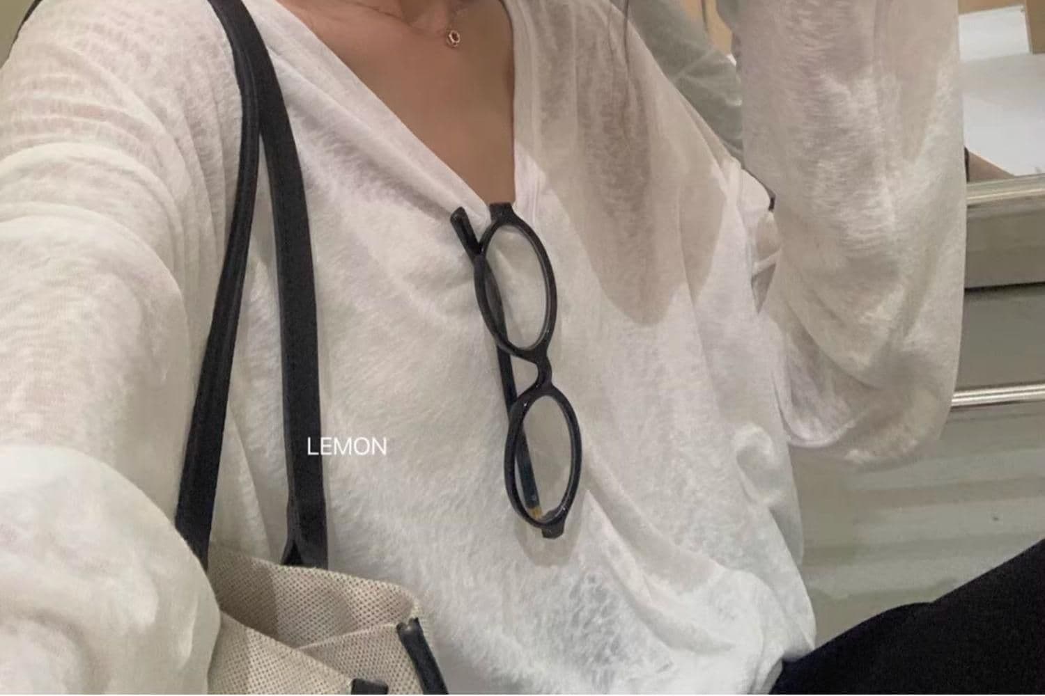 대나무 마디 리브 V넥 긴팔 자외선 차단 블라우스 외부 가져 가라. 셔츠 Tulle 맨위 상세 이미지 16