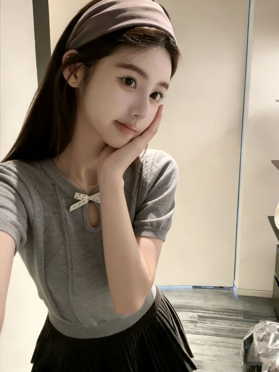 회색 달콤함 홀로우 아웃 반팔 털 니트 스웨터 여성 2026 여름 디자인 센스 나비 매듭 맨위 상세 이미지 4
