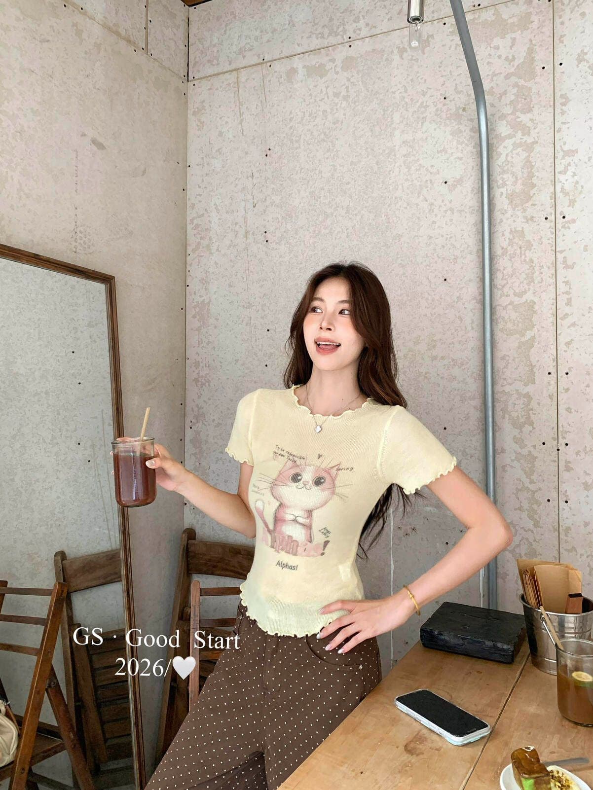 한 부서 여름 새로운 세련된 순수한 욕망 프린트 몸매 가꾸기 고급 센스 니트 반팔 작은 셔츠 여성 이미지 2