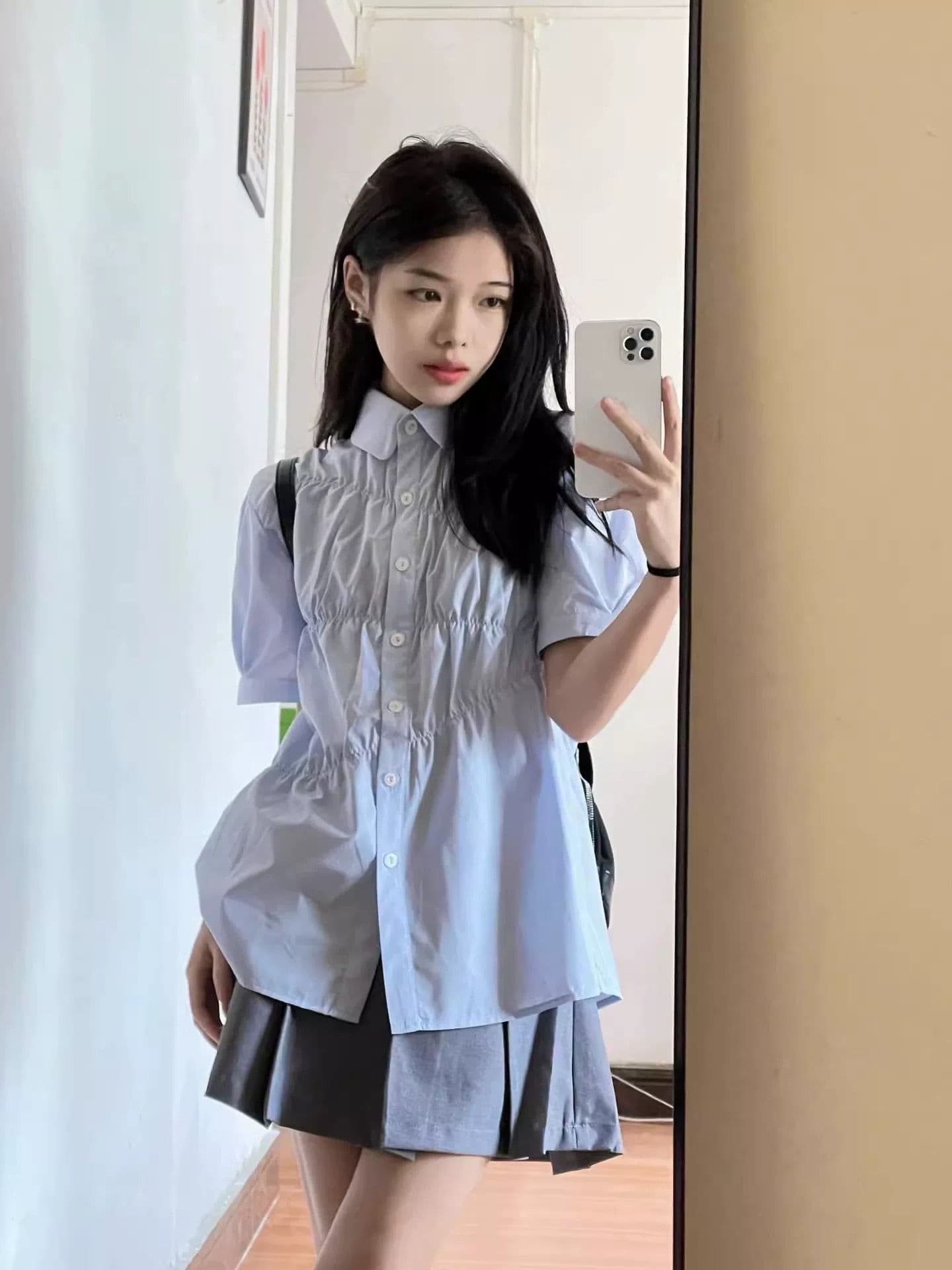 학원 스타일 파란색 반팔 여성 셔츠 여름 2026 새로운 한 부서 달콤함 루즈핏 셔츠 고급 센스 주름 맨위 상세 이미지 1