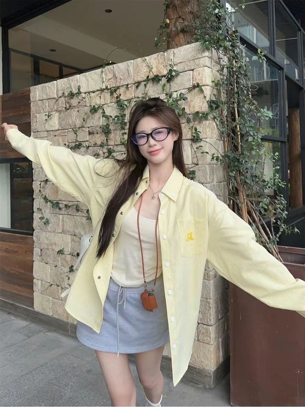 원본 높은 품질 디자인 센스 강아지 자수 루즈핏 슬림해 보이는 황색 여성 셔츠 가을 캐주얼 셔츠 상세 이미지 7
