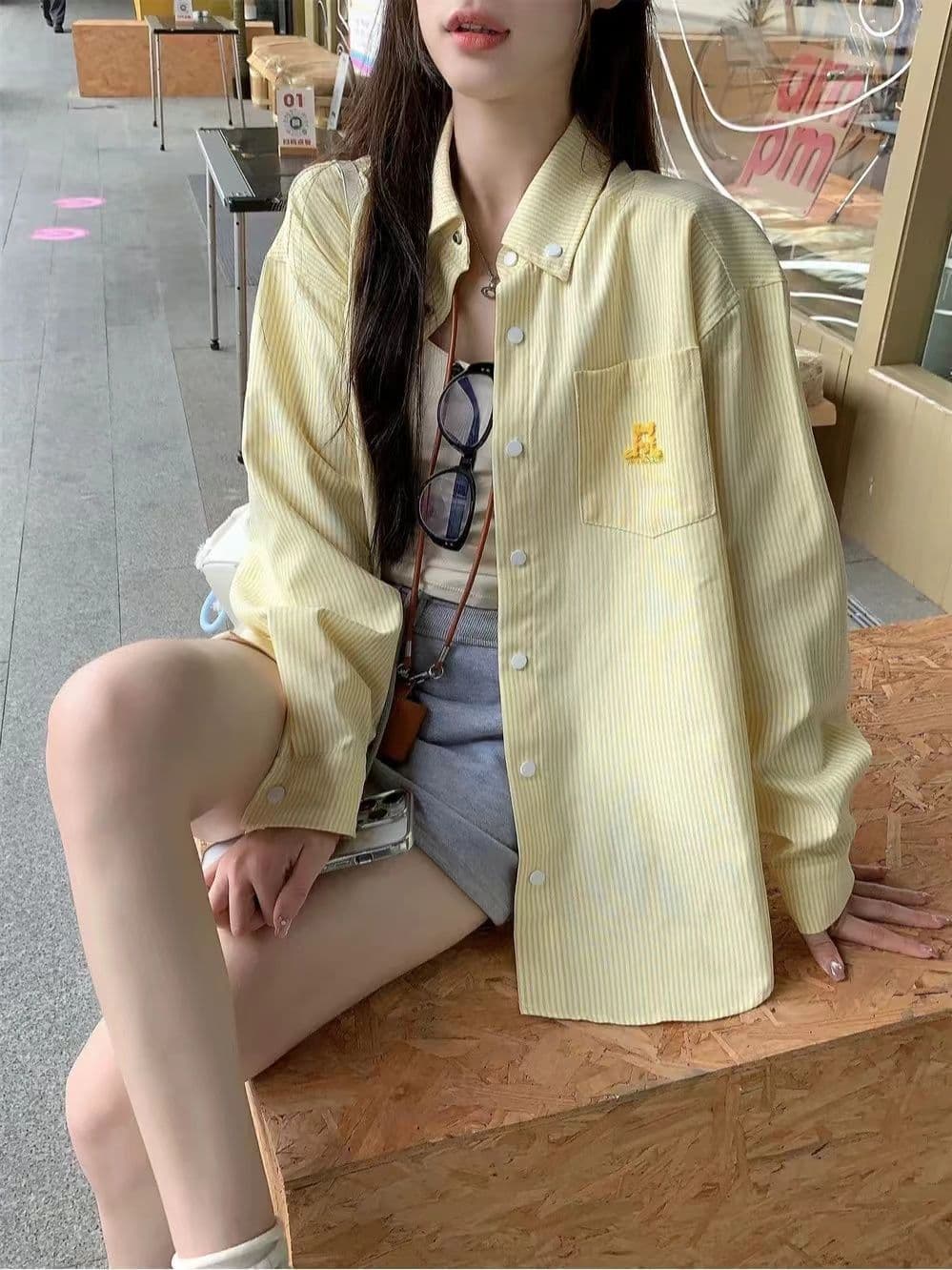 원본 높은 품질 디자인 센스 강아지 자수 루즈핏 슬림해 보이는 황색 여성 셔츠 가을 캐주얼 셔츠 상세 이미지 11