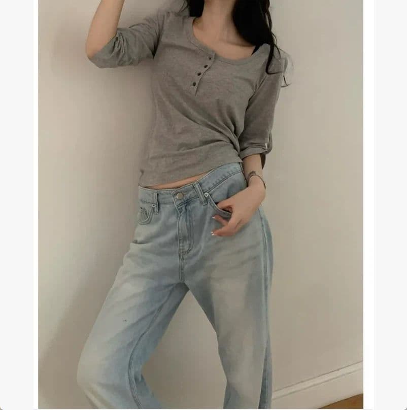 한국 ins 여름 미니멀리즘 단색 다용도 품격 싱글 줄 버튼 반 개방 라운드 넥 7부 소매 티셔츠 여성 셔츠 이미지 4