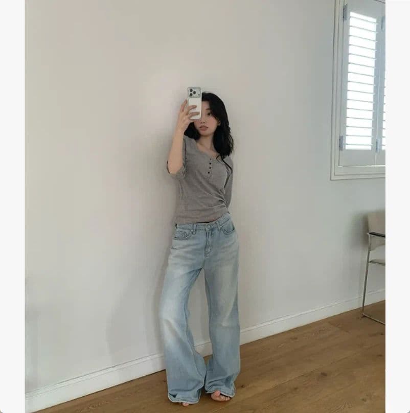 한국 ins 여름 미니멀리즘 단색 다용도 품격 싱글 줄 버튼 반 개방 라운드 넥 7부 소매 티셔츠 여성 셔츠 상세 이미지 3