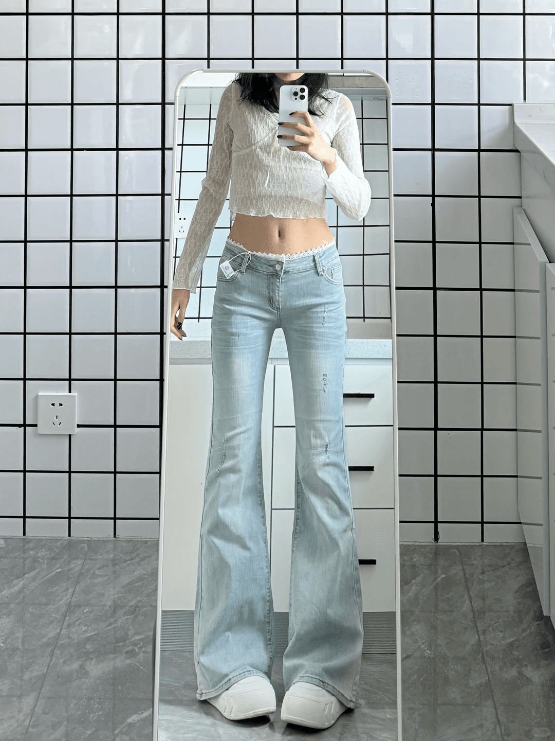 밝은색 레이스 조각 부츠컷 청바지 여성 여름 새로운 로우 웨이스트 루즈핏 슬림해 보이는 넓은 다리 나팔 바지 상세 이미지 6