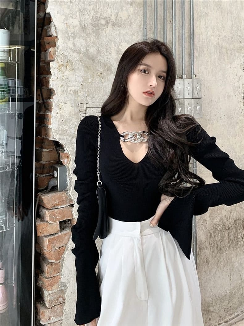 2026 이른 가을 새로운 섹시함 인사이드 가져 가라. 검정색 홀로우 아웃 만나는 니트 스웨터 체인 긴팔 여성 셔츠 상세 이미지 2