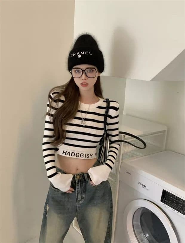 패키지 코어 실 몸매 가꾸기 디자인 작은 대중 봄 가을 새로운 ins 바람 긍정적 인 어깨 쇼트 스타일 흑백 줄무늬 니트 스웨터 여성 이미지 4