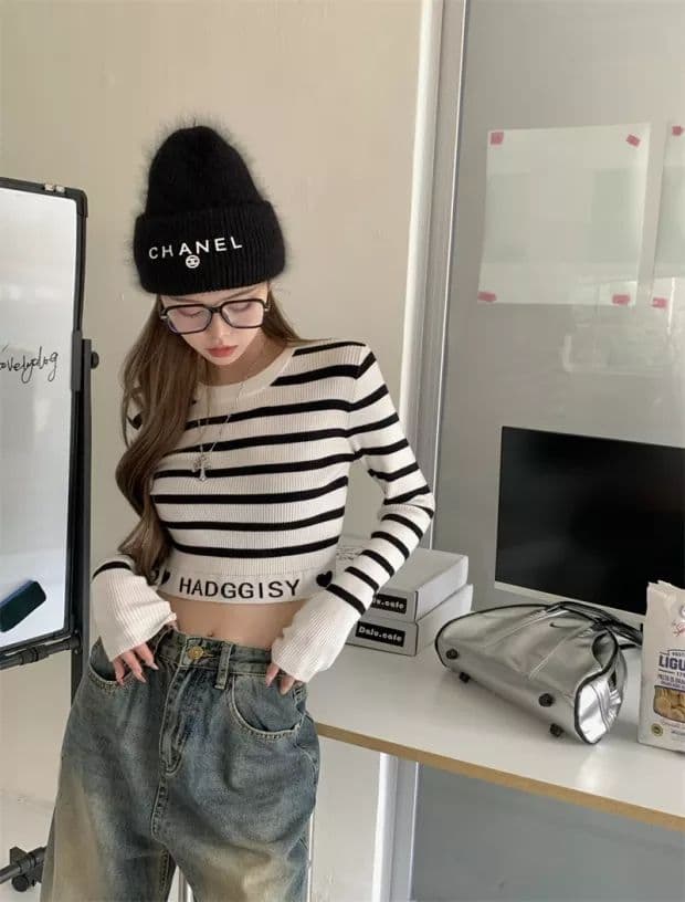 패키지 코어 실 몸매 가꾸기 디자인 작은 대중 봄 가을 새로운 ins 바람 긍정적 인 어깨 쇼트 스타일 흑백 줄무늬 니트 스웨터 여성 상세 이미지 3