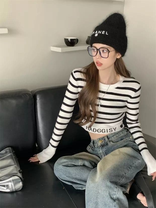 패키지 코어 실 몸매 가꾸기 디자인 작은 대중 봄 가을 새로운 ins 바람 긍정적 인 어깨 쇼트 스타일 흑백 줄무늬 니트 스웨터 여성 상세 이미지 4