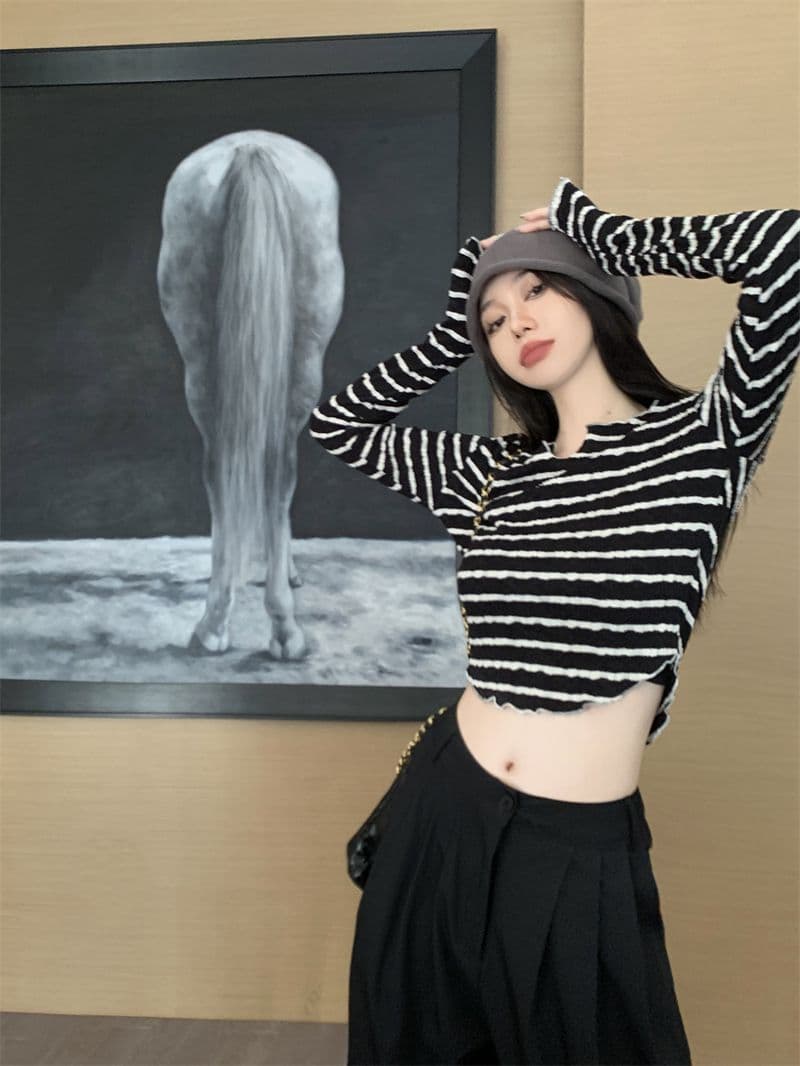디자인 센스 작은 V넥 프릴 긴팔 티셔츠 여성 의류 가을 배색 스트라이프 슬림해 보이는 쇼트 스타일 맨위 상세 이미지 15