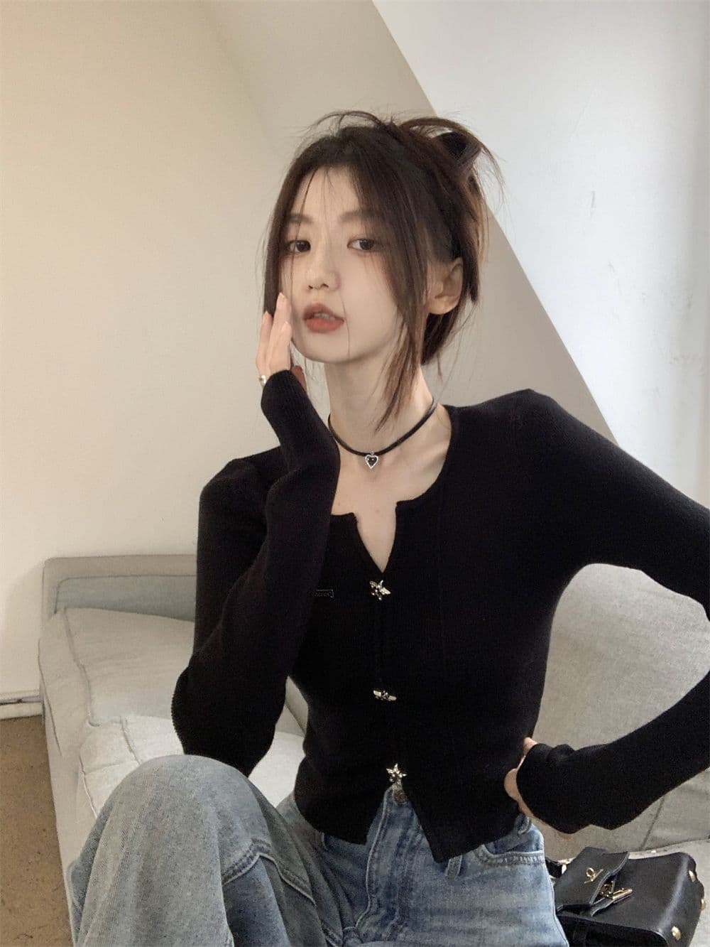 달콤한 핫걸 V넥 긴팔 니트 스웨터 여성 가을 겨울 2026 새로운 디자인 센스 몸매 가꾸기 쇼트 스타일 Chic 작은 셔츠 상세 이미지 27