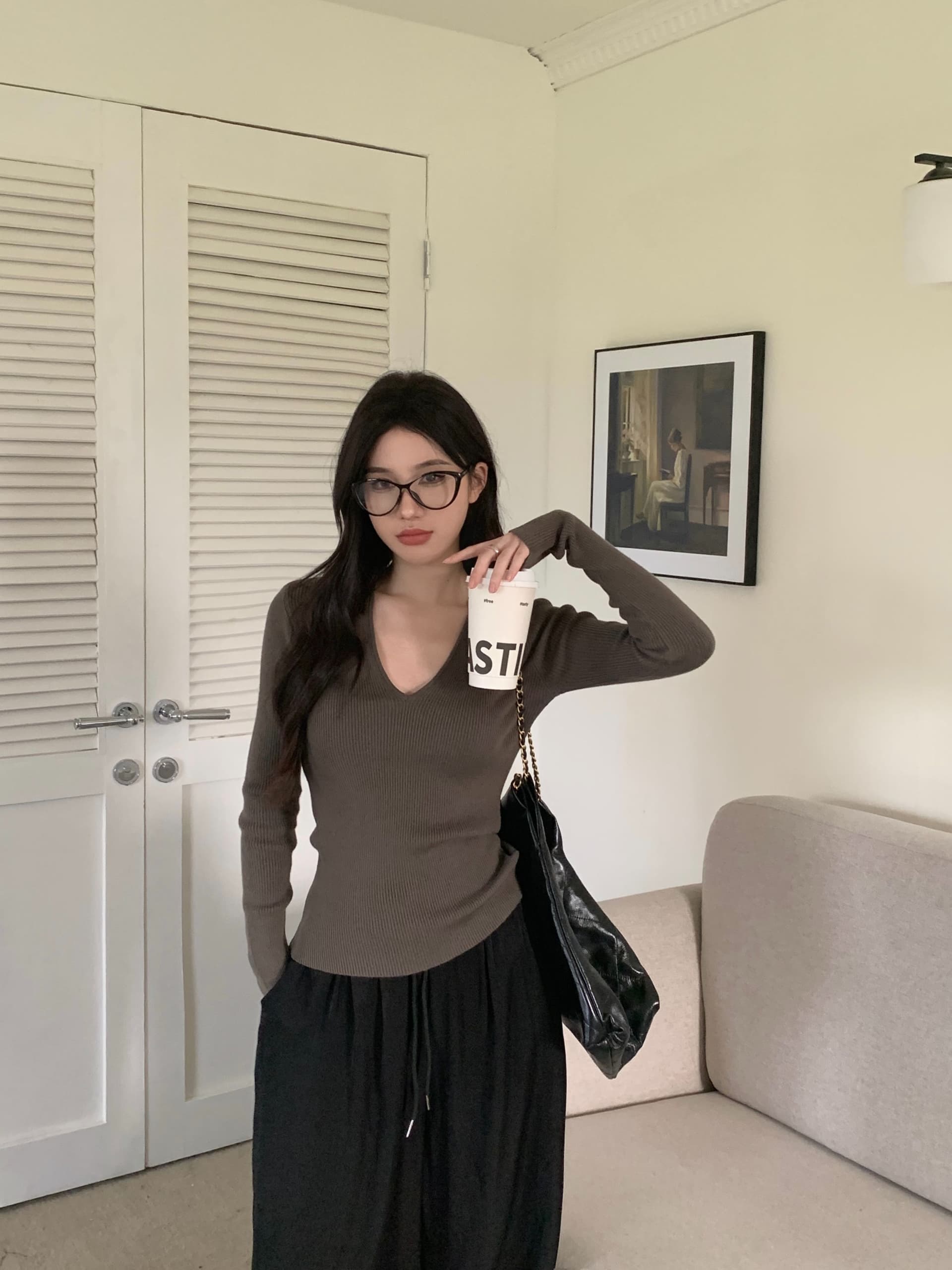 단색 긴팔 니트 기본 셔츠 여성 가을 새로운 V넥 풀오버 다용도 몸매 가꾸기 인사이드 잡아라. 의류 상세 이미지 18
