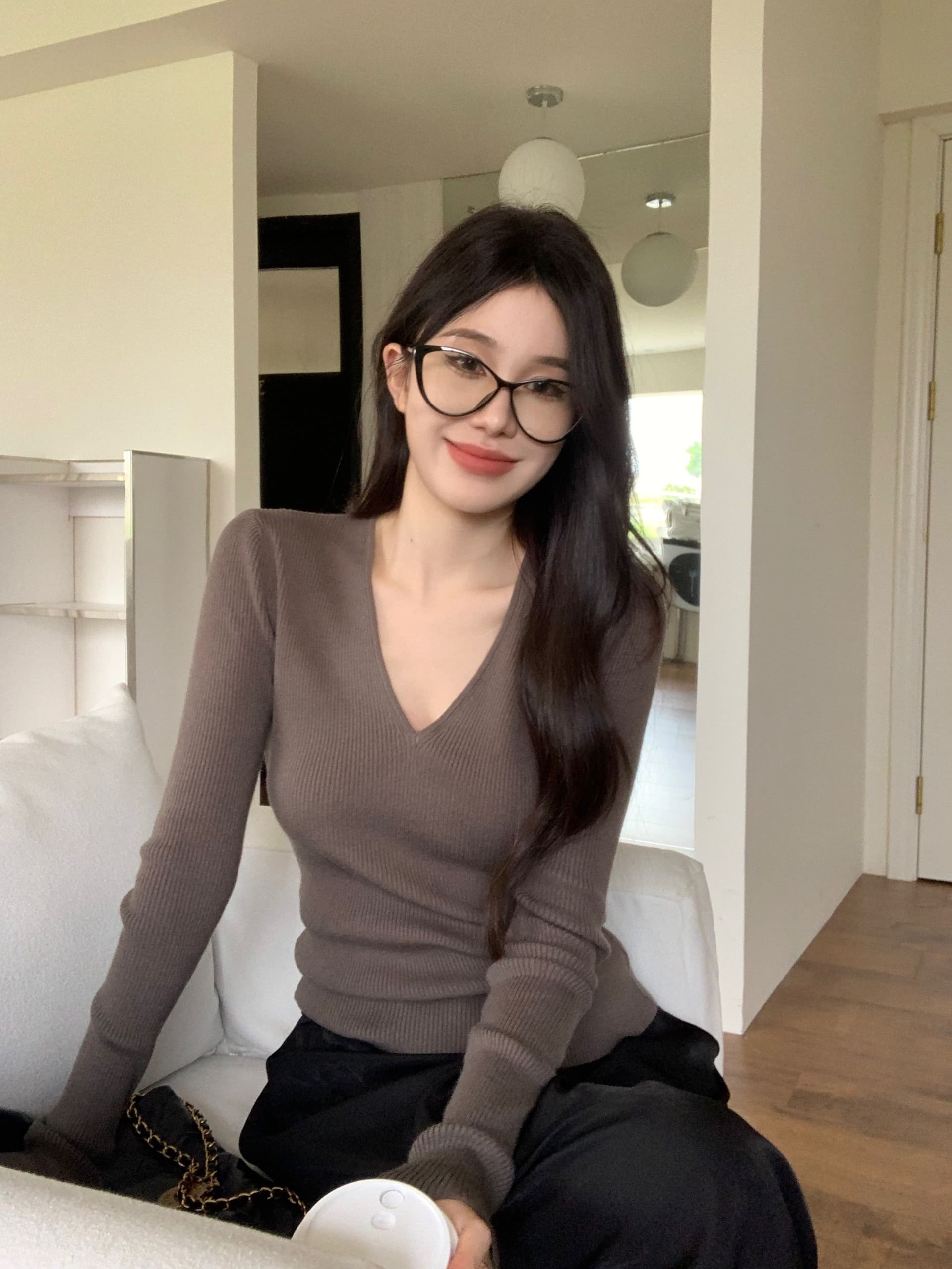 단색 긴팔 니트 기본 셔츠 여성 가을 새로운 V넥 풀오버 다용도 몸매 가꾸기 인사이드 잡아라. 의류 상세 이미지 21