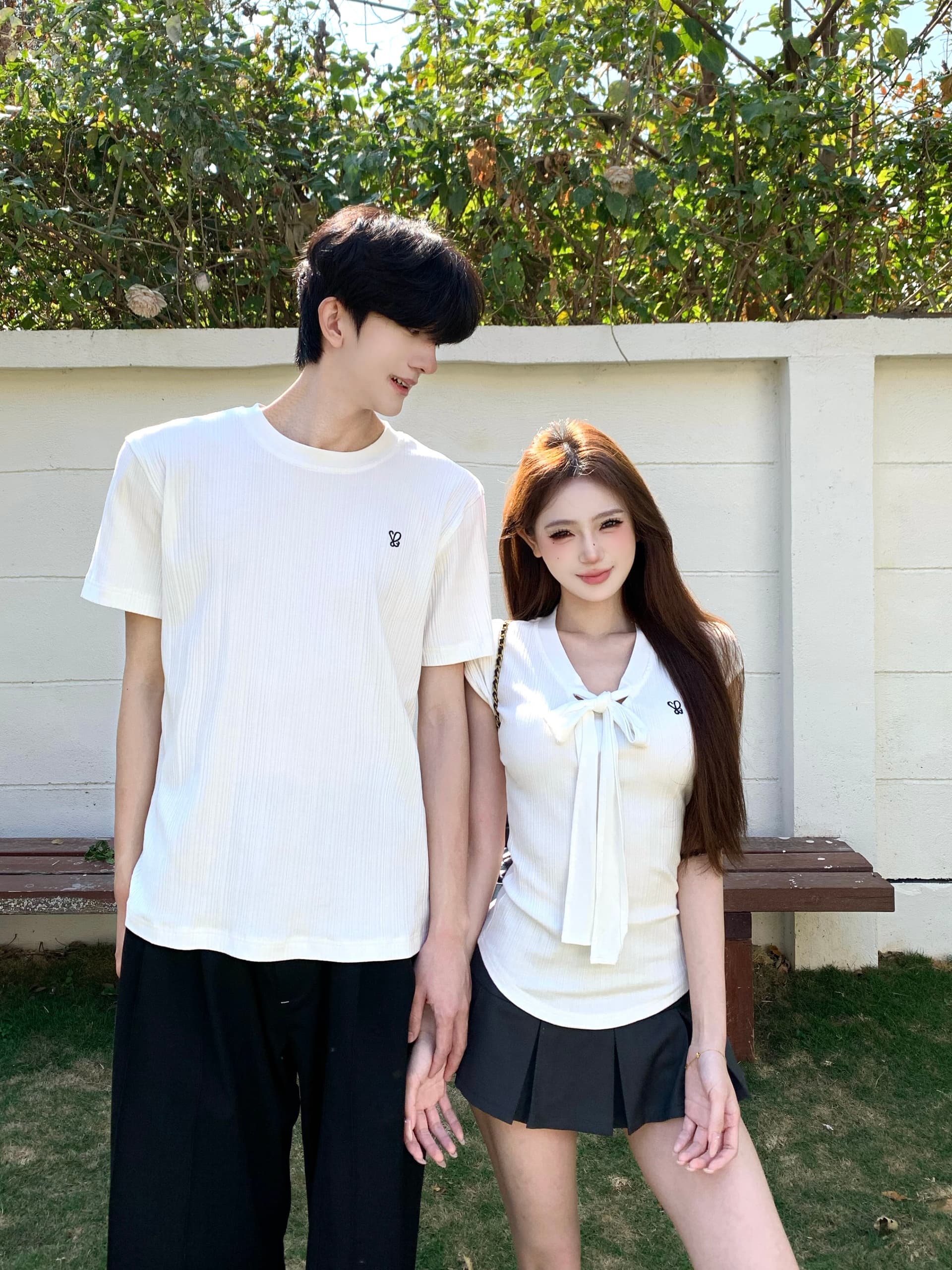 실사 커플룩 여름 드레스 2026 새로운 남녀 반팔 티셔츠 투피스 세트 하나 치마 하나 의류