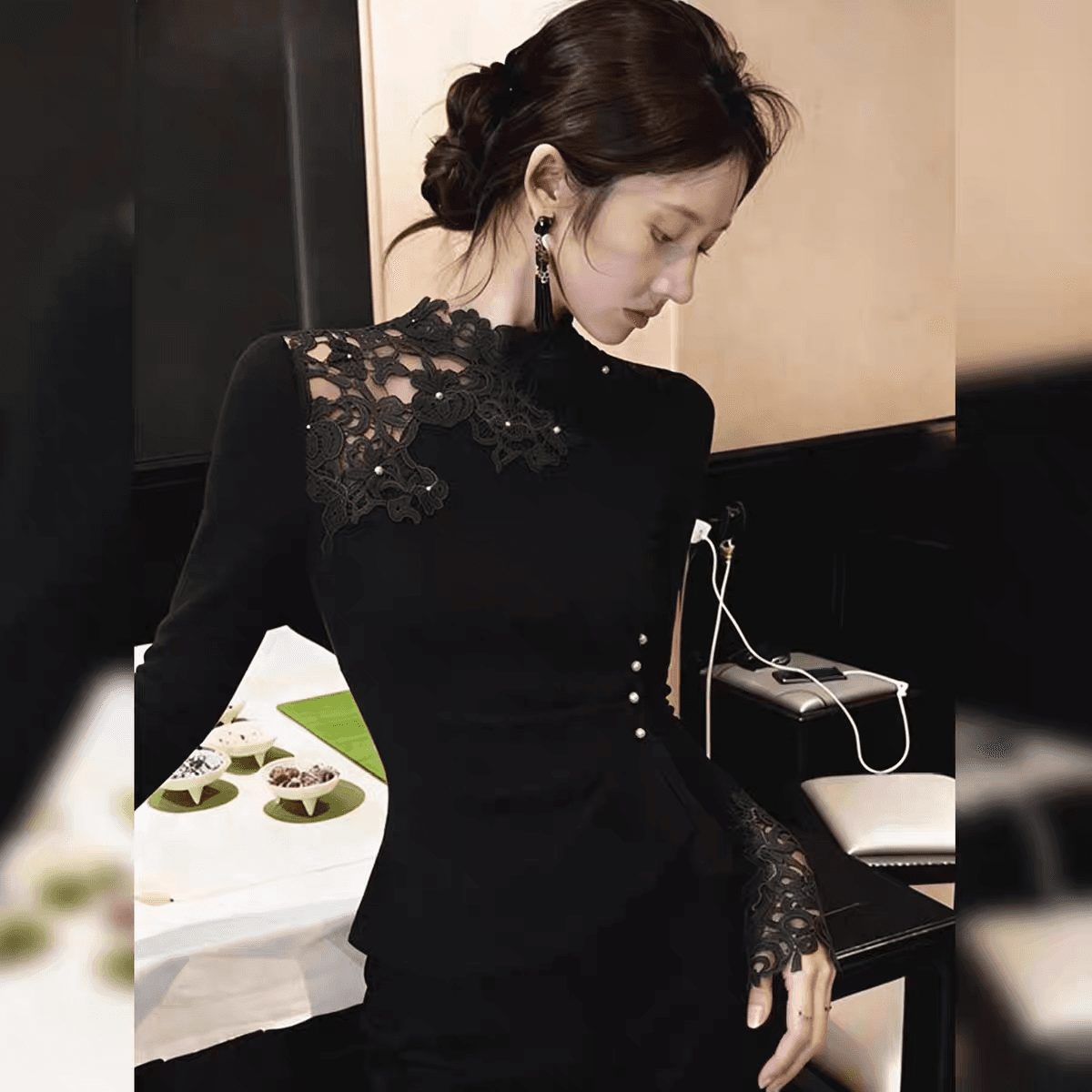 화이트 품격 몸매 가꾸기 트렌드 슈퍼 잘 생긴 패션 다용도 기본 셔츠 레이스 홀로우 아웃 디자인 센스 맨위 유럽 상품 여성 상세 이미지 2