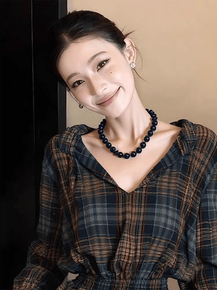프랑스식 레트로 체크무늬 여성 셔츠 봄 2026 새로운 긴팔 V넥 허리 수축 디자인 센스 작은 대중 품격 맨위 이미지 4