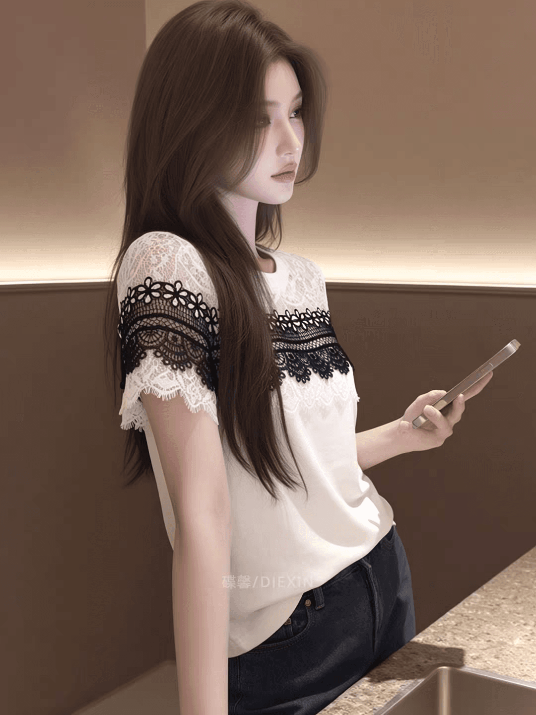 2026 여름 새로운 고급 디자인 센스 레이스 조각 반팔 티셔츠 여성 화이트 다용도 외국 가스 세련된 맨위 이미지 3