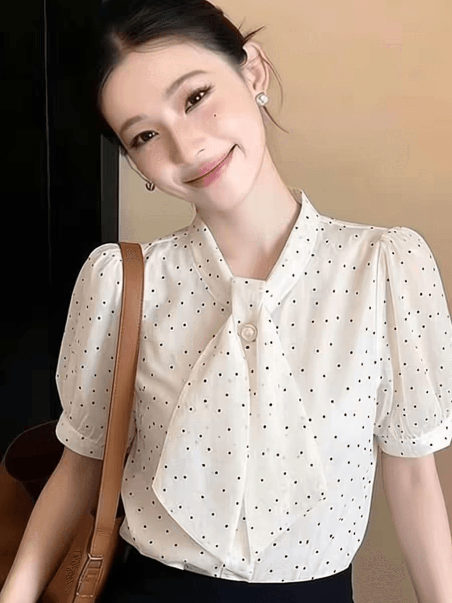 프랑스식 부드러운 바람 화이트 도트 무늬 반팔 셔츠 2026 여름 새로운 디자인 나비 매듭 리본 품격 맨위