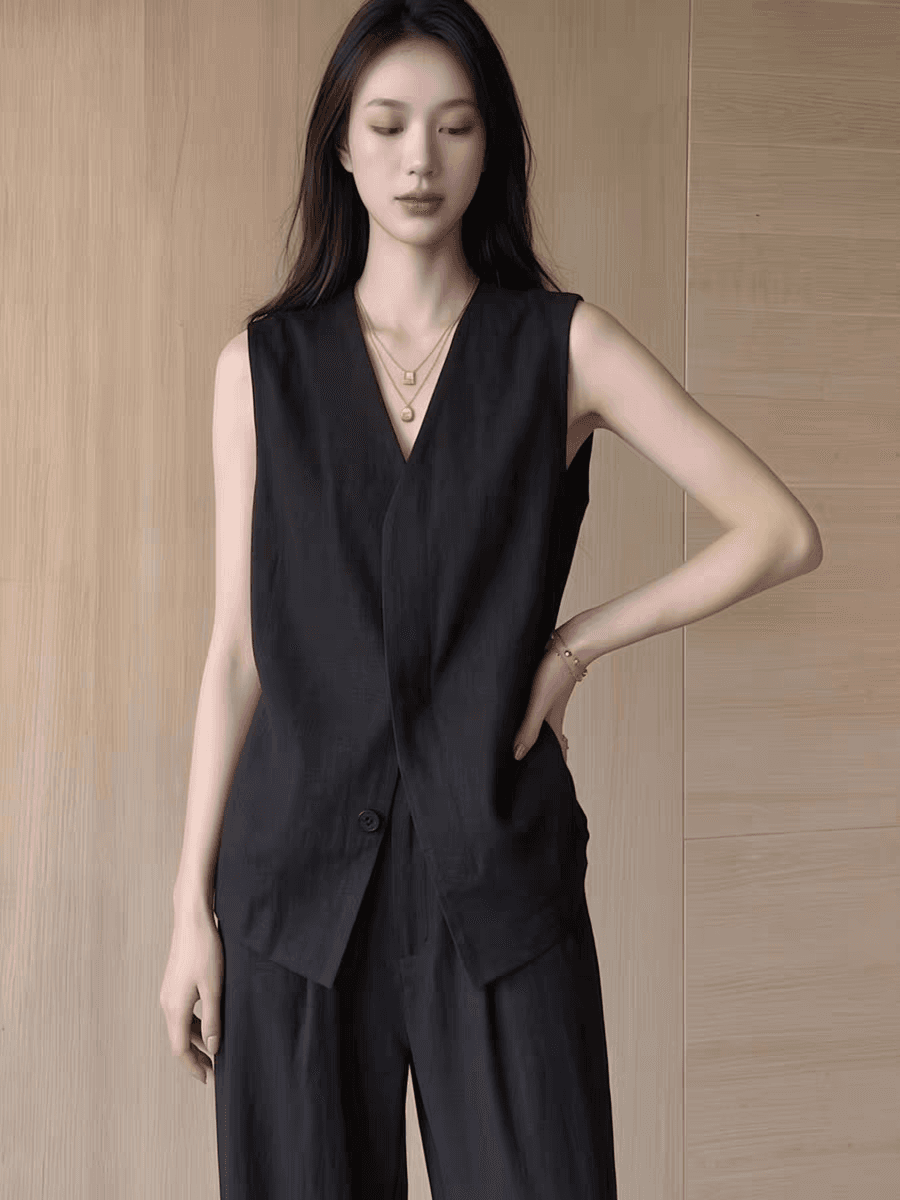 2026 여름 새로운 빛 요리 한 품격 바람 검정색 민소매 V넥 조끼 여성 느슨함 품격 맨위 빅 사이즈 슬림해 보이는 상세 이미지 2