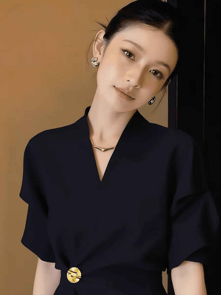 검정색 빛 럭셔리 레트로 셔츠 여성 의류 여름 2026 년 새로운 외국 가스 연령 감소 작은 셔츠 품격 고급 센스 셔츠 이미지 4