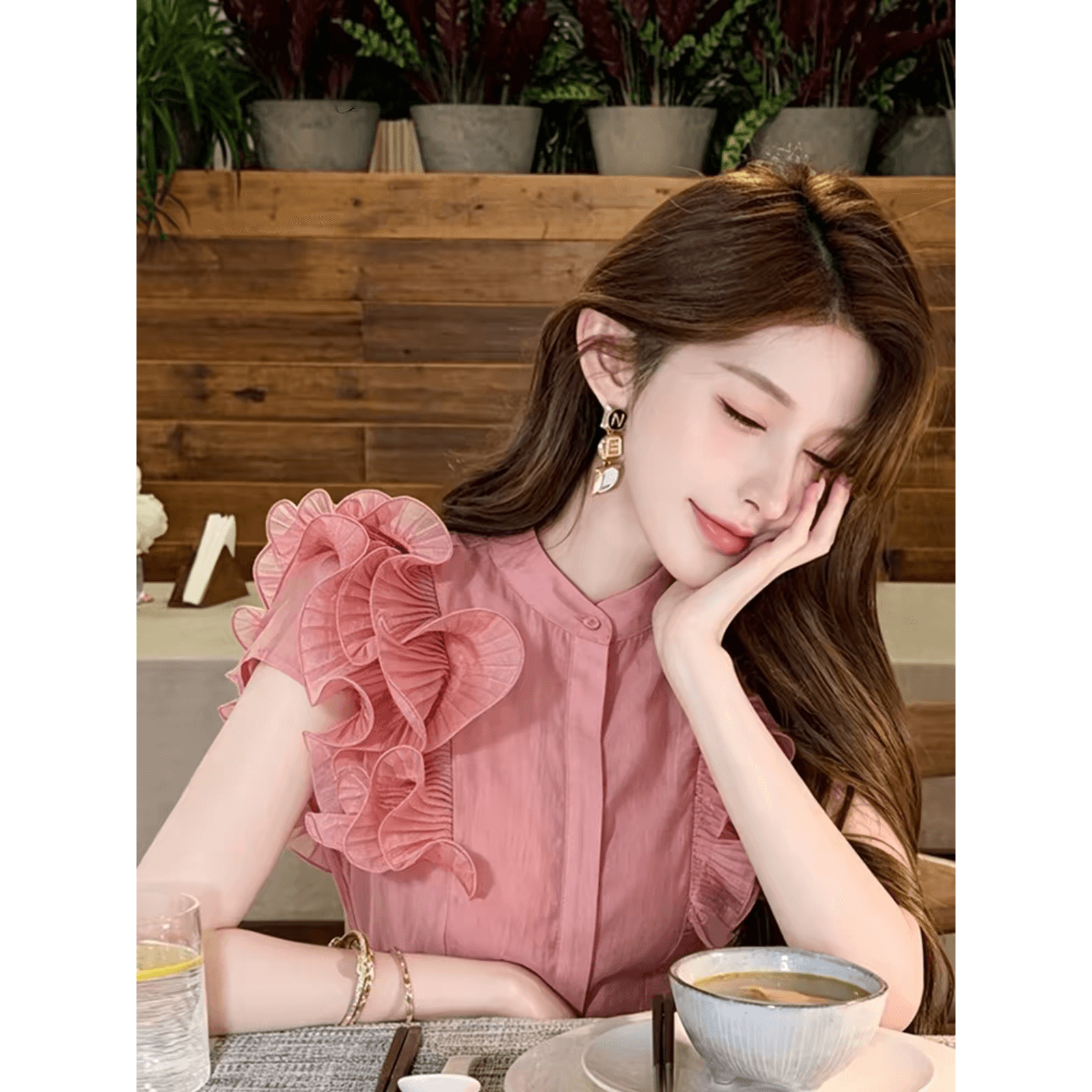 품격 고급 센스 핑크색 연꽃 잎 소매 맨위 2026 년 여름 섹션 신제품 프랑스식 고유 한 아름다운 민소매 여성 셔츠 이미지 5