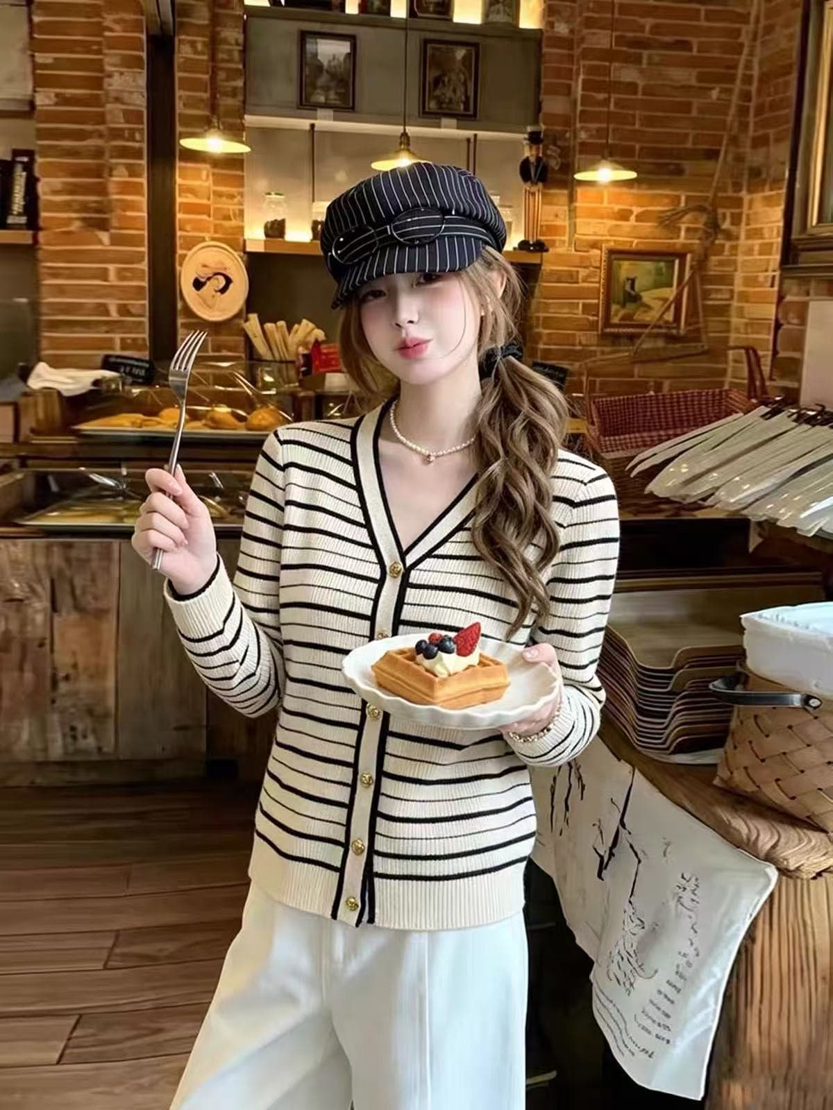 caicaii studio 레트로 부드러운 바람 스트라이프 V넥 니트 오픈 가디건 작은 샤넬 스타일 품격 슬림해 보이는 맨위 여성 이미지 3