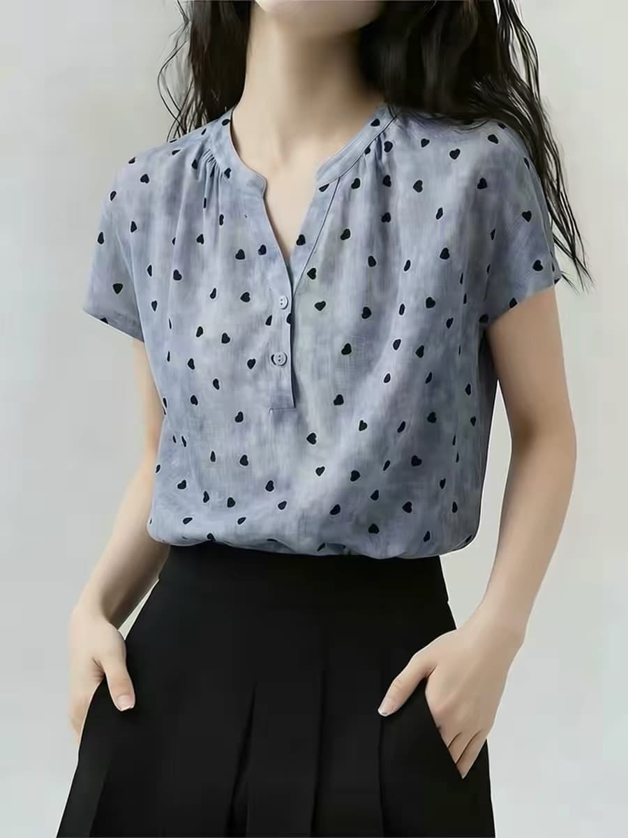 프랑스식 빛 요리 한 바람 파란색 도트 무늬 V넥 반팔 여성 셔츠 2026 여름 새로운 루즈핏 품격 세련된 맨위 이미지 2