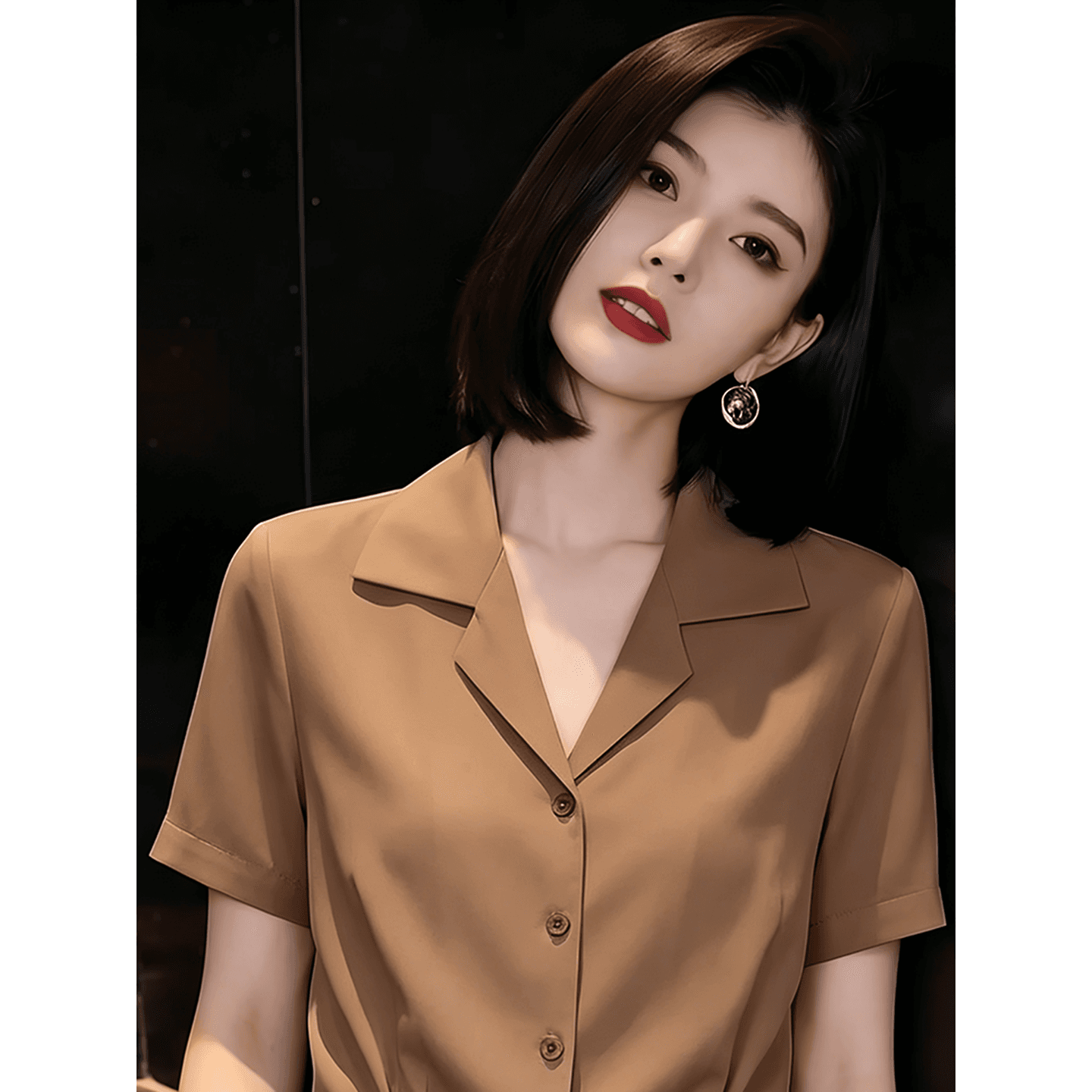 커피 색상 허리 수축 반팔 셔츠 여성 의류 2026 여름 새로운 올해 인기 폭발 출퇴근 품격 슬림해 보이는 맨위 상세 이미지 5