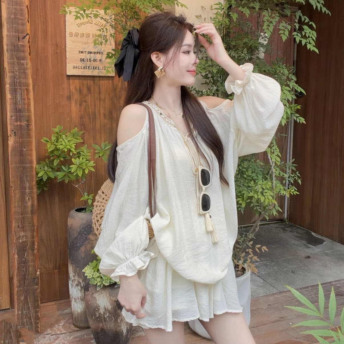 샤오 크릭 의류 한 부서 오프숄더 품격 루즈핏 느긋한 긴팔 슬림해 보이는 셔츠 치마바지 패션 세트 2325 이미지 2