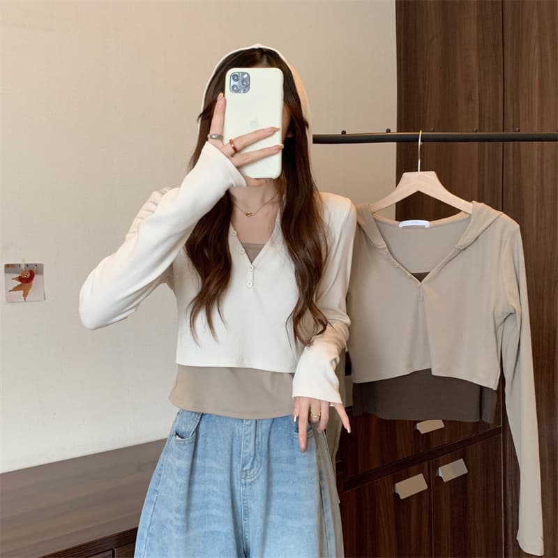 핫걸 V넥 후드 긴팔 티셔츠 여성 가을 새로운 디자인 센스 페이크 레이어드 몸매 가꾸기 슬림해 보이는 인사이드 가져 가라. 기본 셔츠 이미지 6