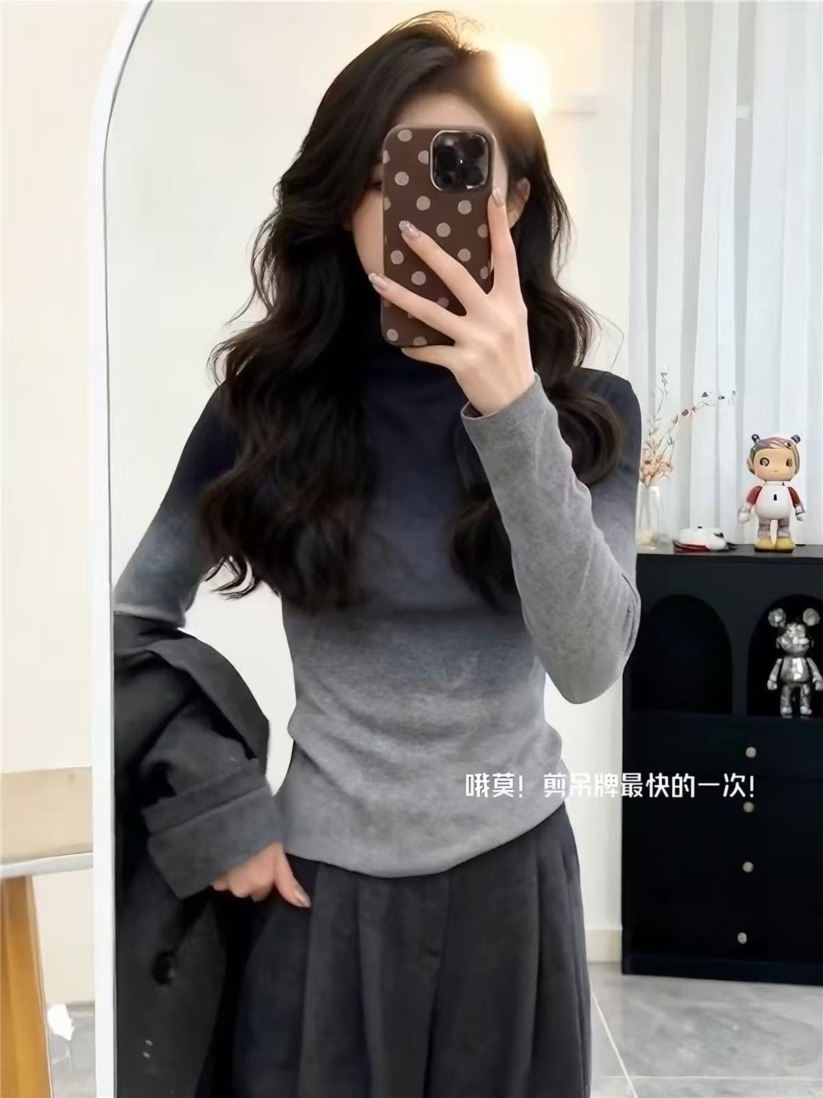 블랙 회색 배색 그라데이션 몸매 가꾸기 인사이드 가져 가라. 긴팔 티셔츠 여성 2026 봄 드레스 한 부서 자이언트 잘 생긴 한 부서 아름다운 맨위 상세 이미지 3