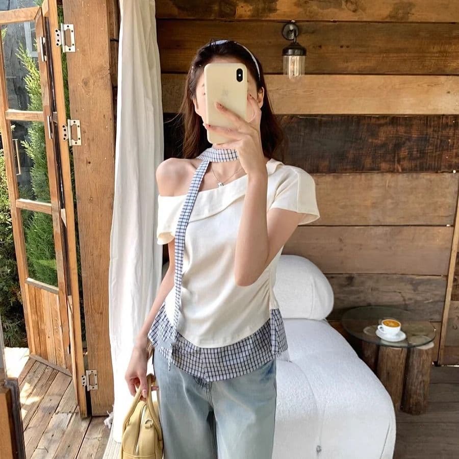 있음 선적 40 사람들 면 불규칙 오프숄더 반팔 티셔츠 여성 여름 체크무늬 패치워크 슬림해 보이는 비스듬한 어깨 의류 상세 이미지 5