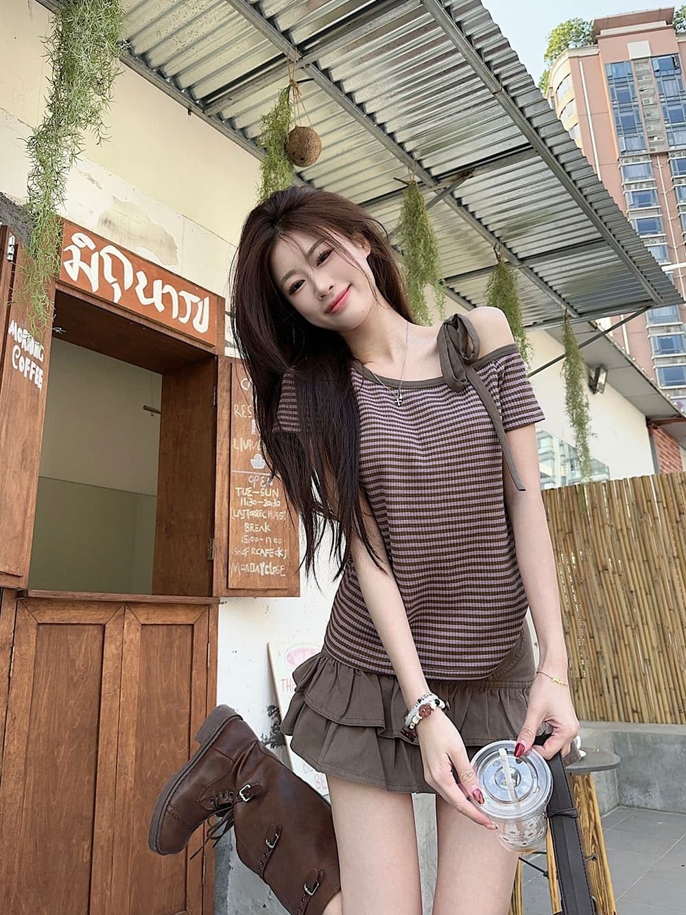 있음 선적 대나무 마디 스트라이프 비스듬한 어깨 반팔 티셔츠 여성 여름 몸매 가꾸기 슬림해 보이는 스트랩 오프숄더 배색 핫걸 맨위 상세 이미지 5