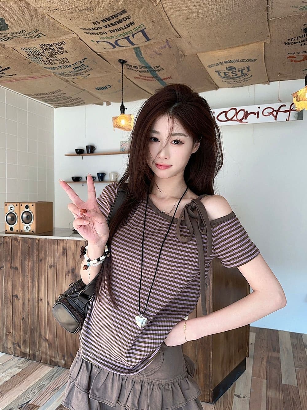 있음 선적 대나무 마디 스트라이프 비스듬한 어깨 반팔 티셔츠 여성 여름 몸매 가꾸기 슬림해 보이는 스트랩 오프숄더 배색 핫걸 맨위 상세 이미지 8