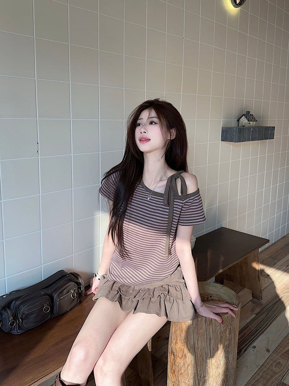 있음 선적 대나무 마디 스트라이프 비스듬한 어깨 반팔 티셔츠 여성 여름 몸매 가꾸기 슬림해 보이는 스트랩 오프숄더 배색 핫걸 맨위 상세 이미지 11