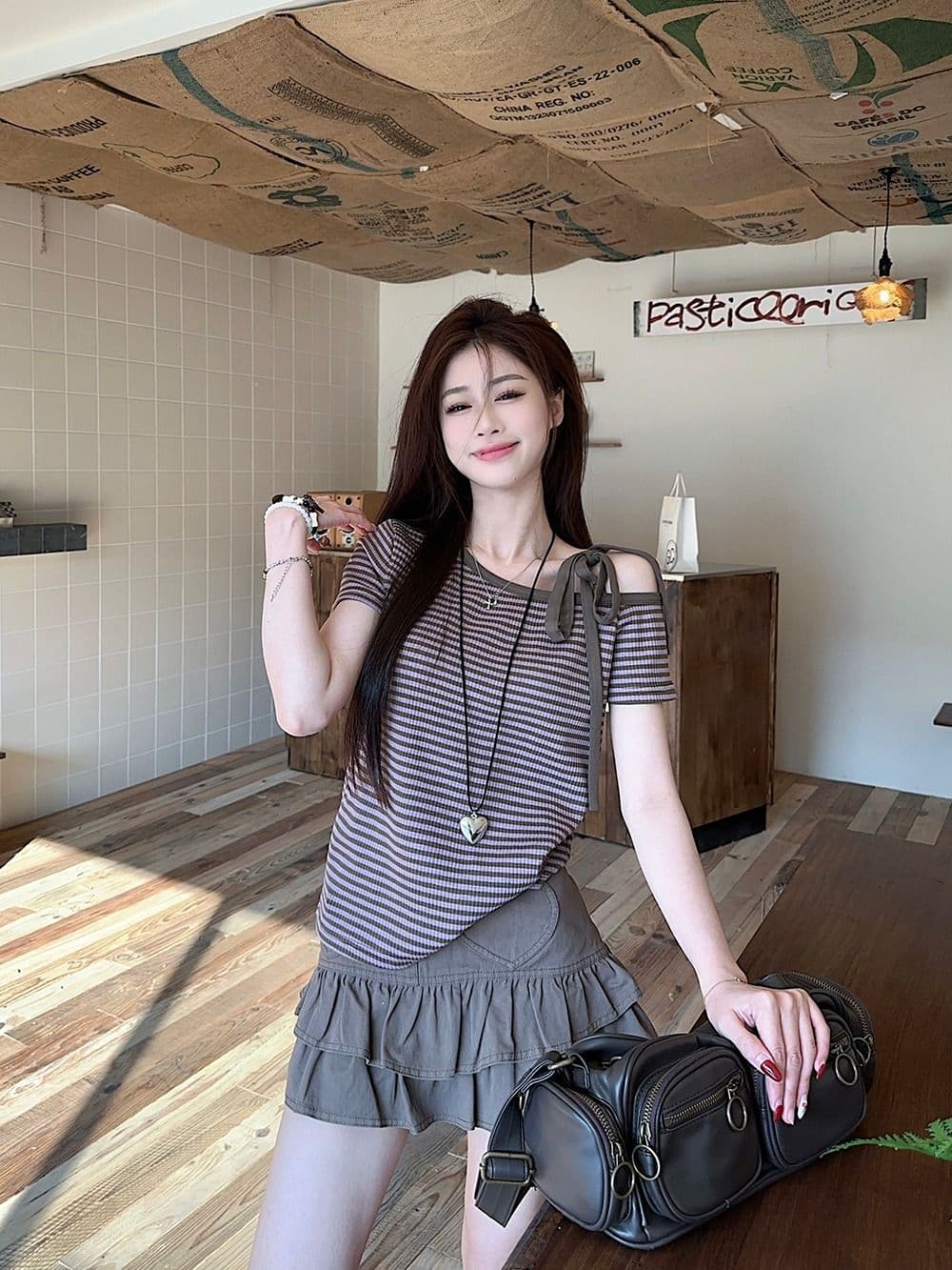 있음 선적 대나무 마디 스트라이프 비스듬한 어깨 반팔 티셔츠 여성 여름 몸매 가꾸기 슬림해 보이는 스트랩 오프숄더 배색 핫걸 맨위 상세 이미지 12