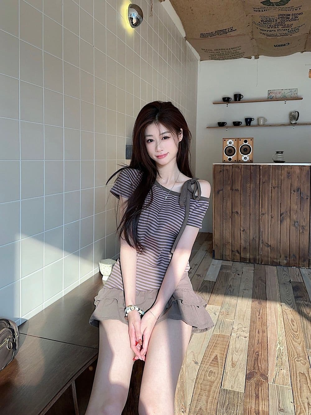 있음 선적 대나무 마디 스트라이프 비스듬한 어깨 반팔 티셔츠 여성 여름 몸매 가꾸기 슬림해 보이는 스트랩 오프숄더 배색 핫걸 맨위 상세 이미지 14