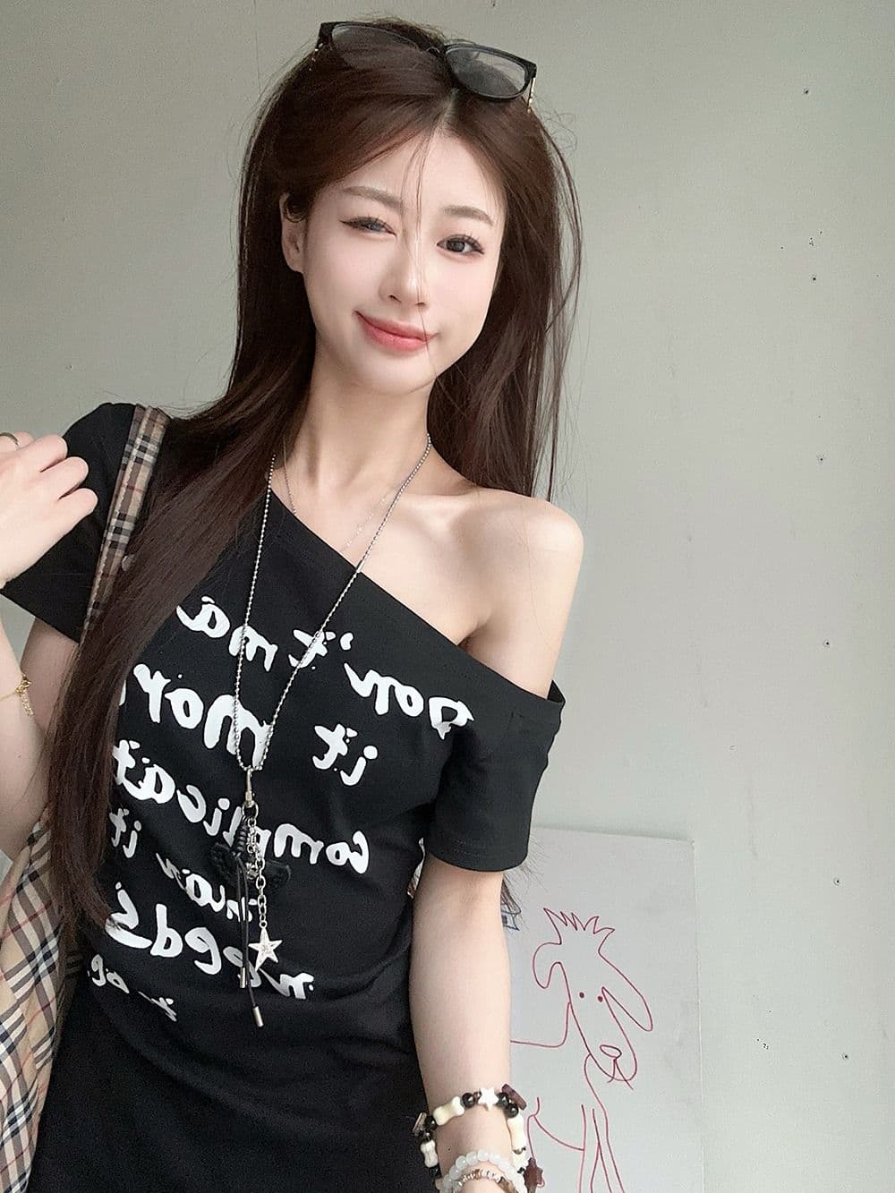 있음 선적 원본 와 사고 방식 알파벳 프린트 비스듬한 어깨 반팔 티셔츠 여성 여름 디자인 센스 허리 수축 오프숄더 맨위 상세 이미지 19